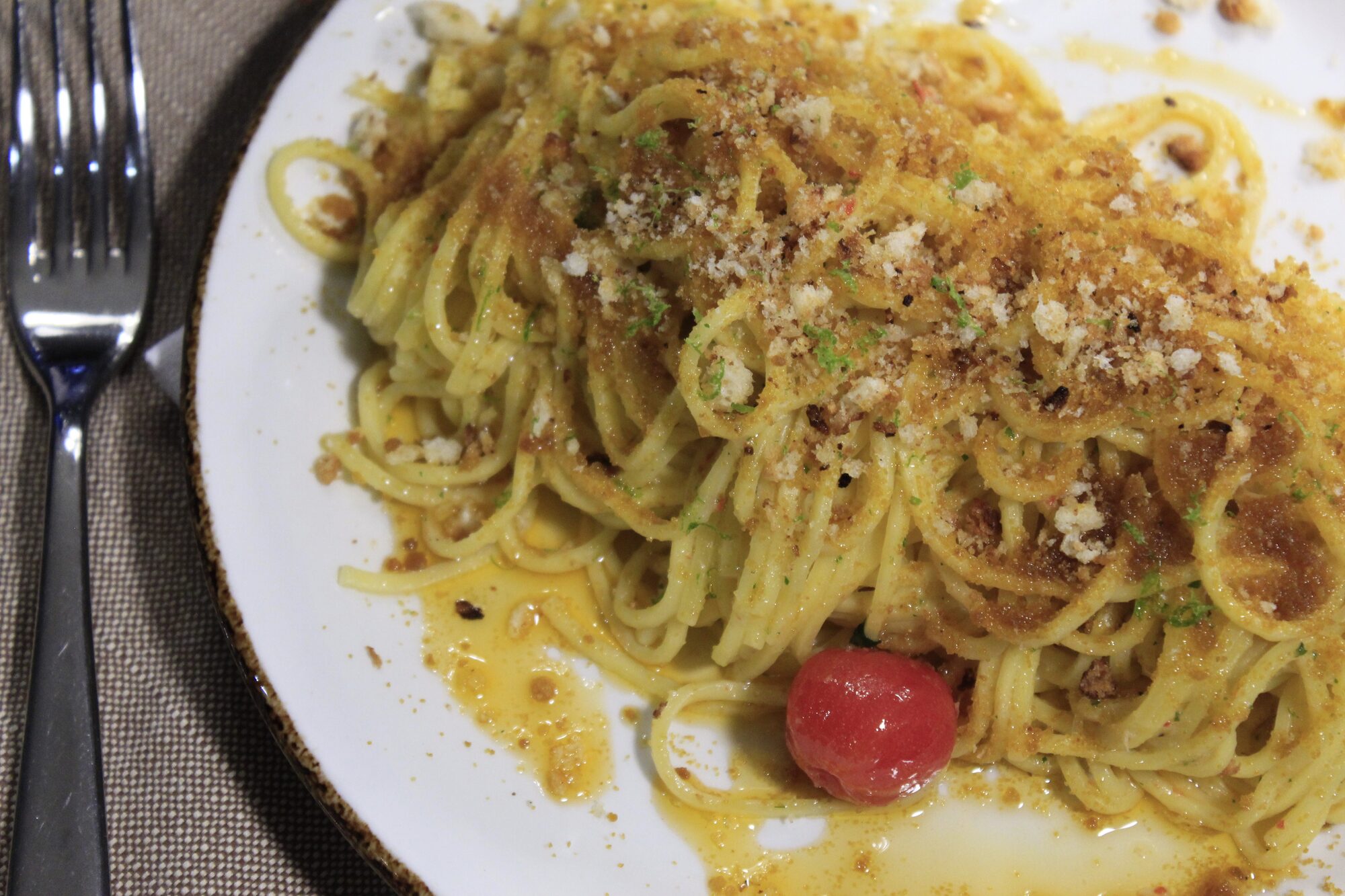 Tagliolini all'uovo con lime e bottarga di muggine